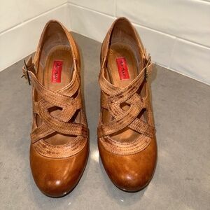MIZ MOOZ SOHO Leather MARY JANE 3.5" Heel Pumps, size 8